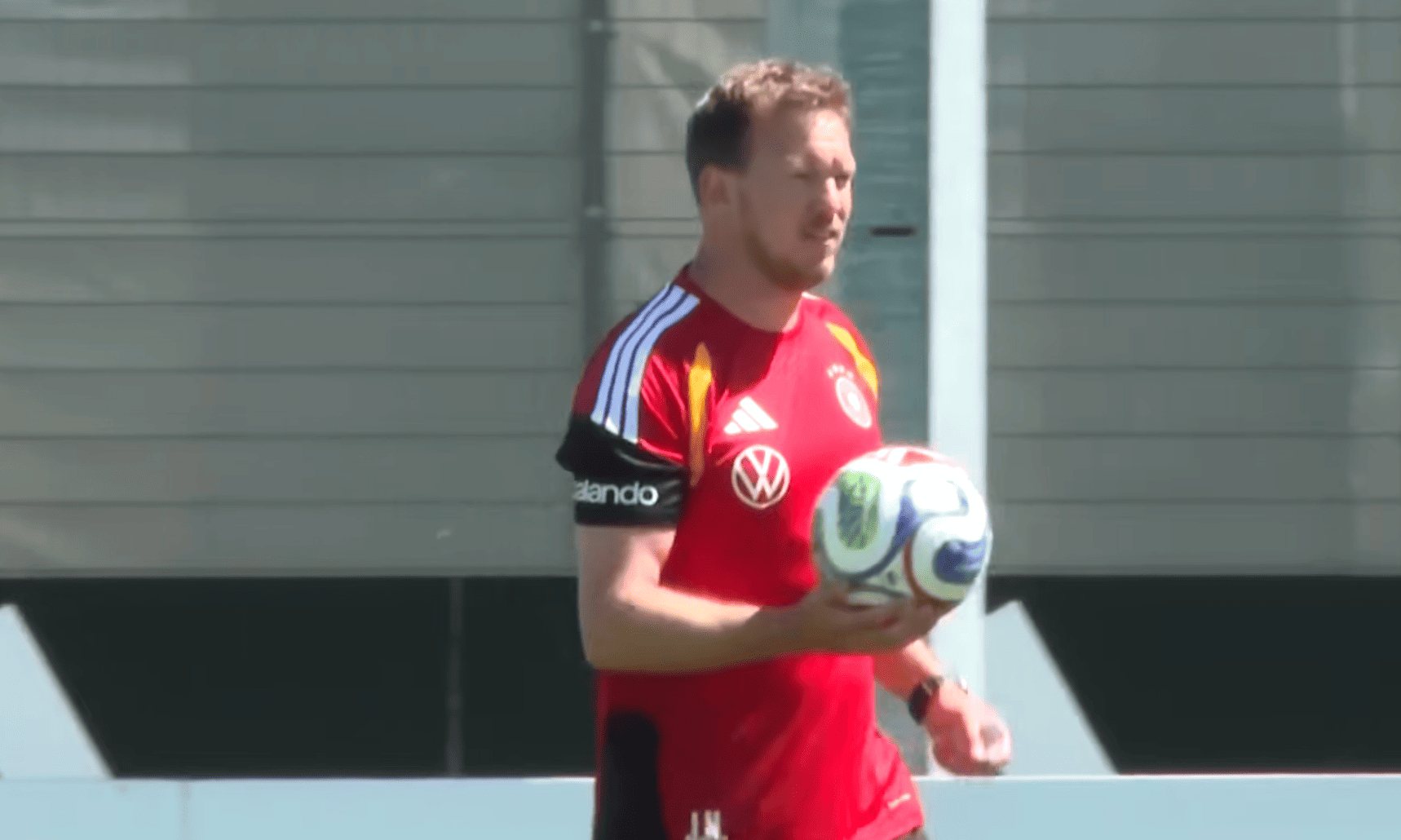 Situation d'entrainement pour jouer vers l'avant en football